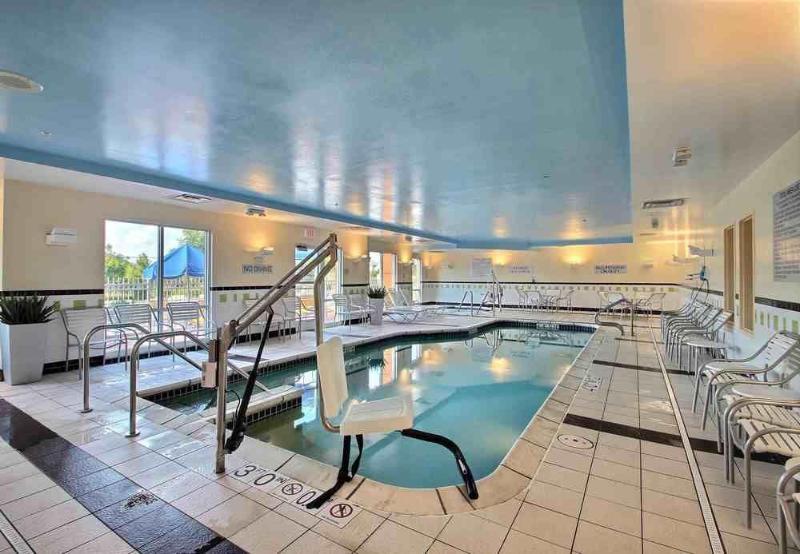 Fairfield Inn & Suites By Marriott Milwaukee Airport Оук Крийк Екстериор снимка